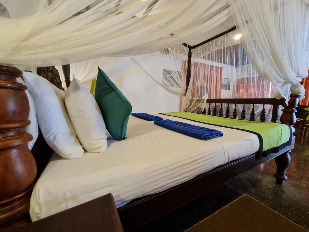 Star Beach Guest House Negombo Exterior foto
