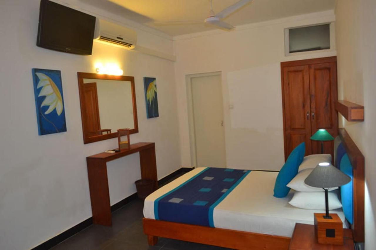 Star Beach Guest House Negombo Exterior foto
