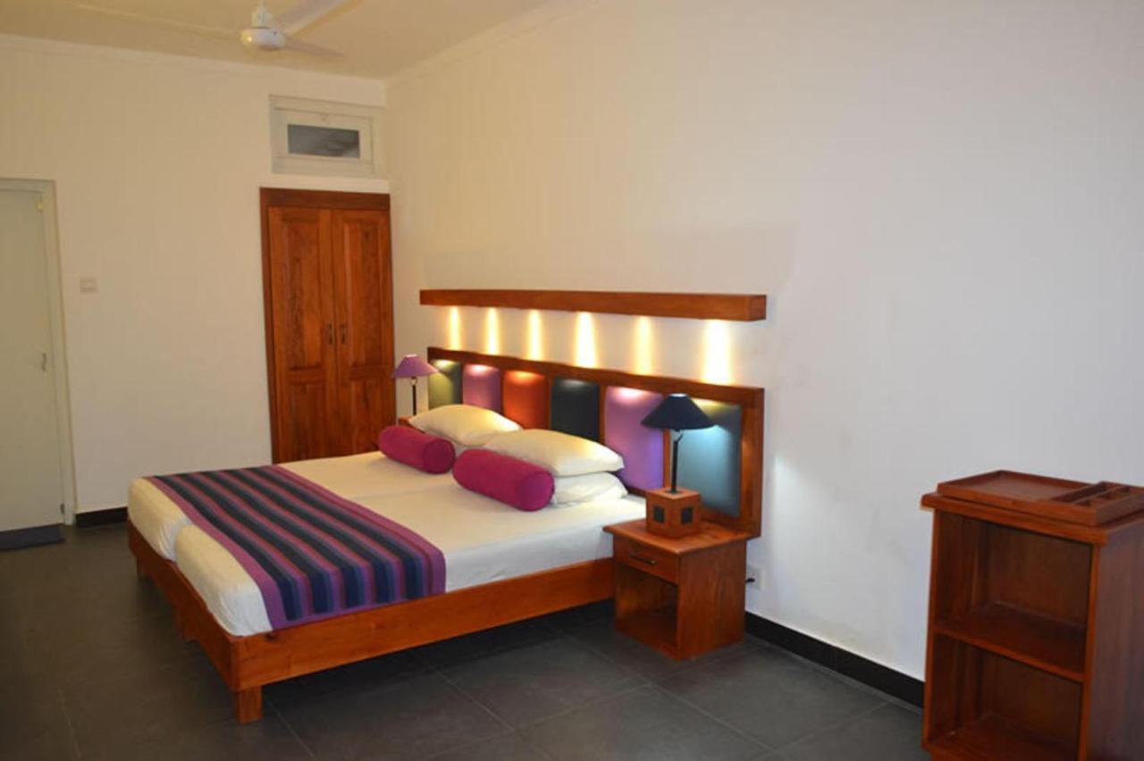 Star Beach Guest House Negombo Exterior foto